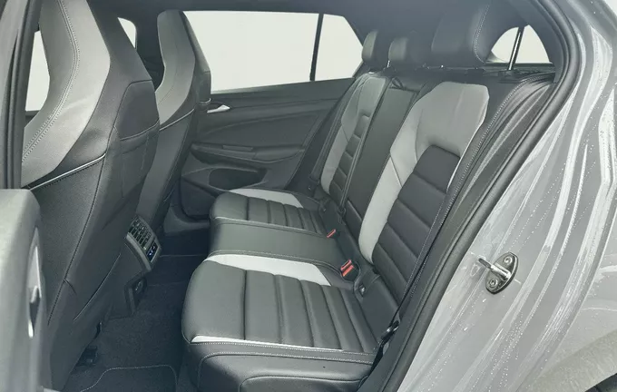 VOLKSWAGEN GOLF 1.5 eHybrid 272 DSG6 GTE photo 17 2390