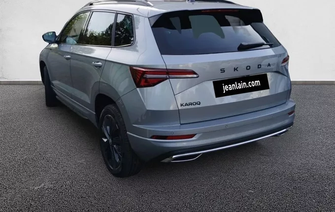 SKODA KAROQ 1.5 TSI Evo 2 150 ch ACT DSG7 Sportline extérieur trois quart arrière gauche 3352