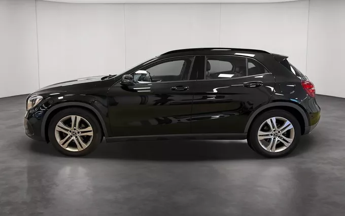 MERCEDES GLA 200 d 7-G DCT Intuition extérieur côté gauche 213697