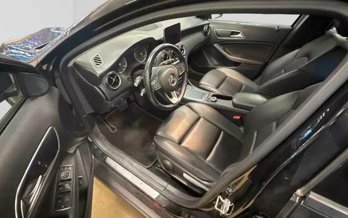MERCEDES GLA 200 d 7-G DCT Intuition photo 11 213697