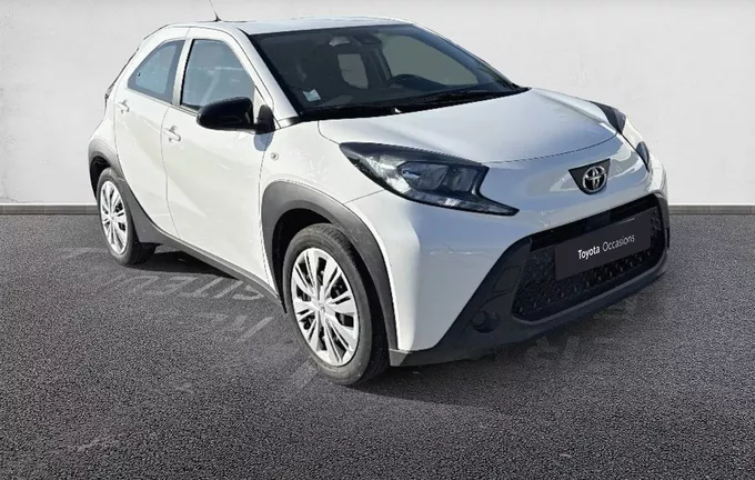 TOYOTA AYGO X 1.0 VVT-i 72 Dynamic extérieur trois quart avant droit 1103638