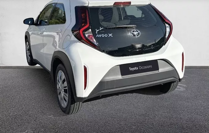 TOYOTA AYGO X 1.0 VVT-i 72 Dynamic extérieur trois quart arrière gauche 1103638