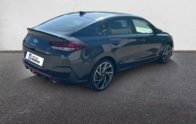 HYUNDAI I30 Fastback 1.5 T-GDi 160 DCT-7 Hybrid 48V N Line extérieur trois quart arrière droit 13965