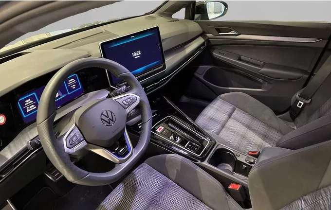 VOLKSWAGEN GOLF 1.5 eHybrid 272 DSG6 GTE photo 13 2123037