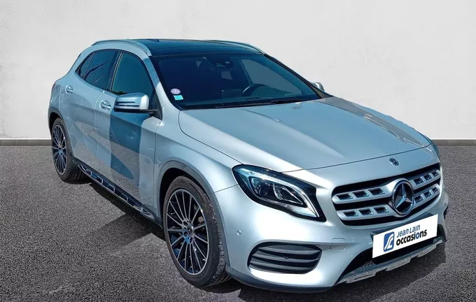 MERCEDES GLA 250 7-G DCT 4-Matic Fascination extérieur trois quart avant droit 560722