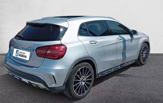 MERCEDES GLA 250 7-G DCT 4-Matic Fascination extérieur trois quart arrière droit 560722