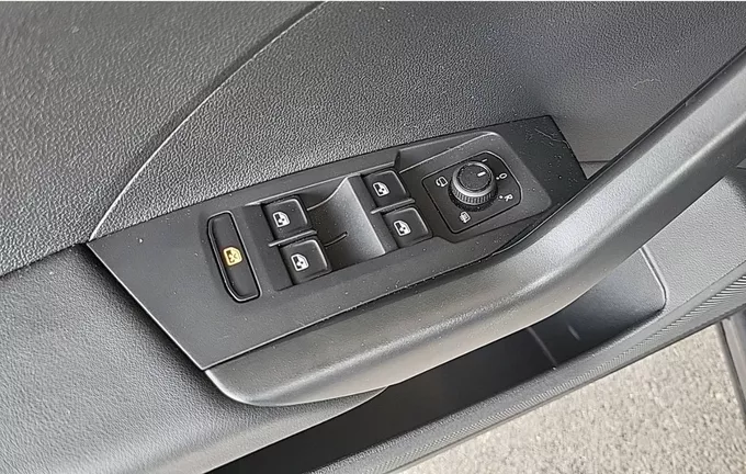 VOLKSWAGEN T-CROSS 1.0 TSI 116 Start/Stop DSG7 Life Plus photo 17 2128512