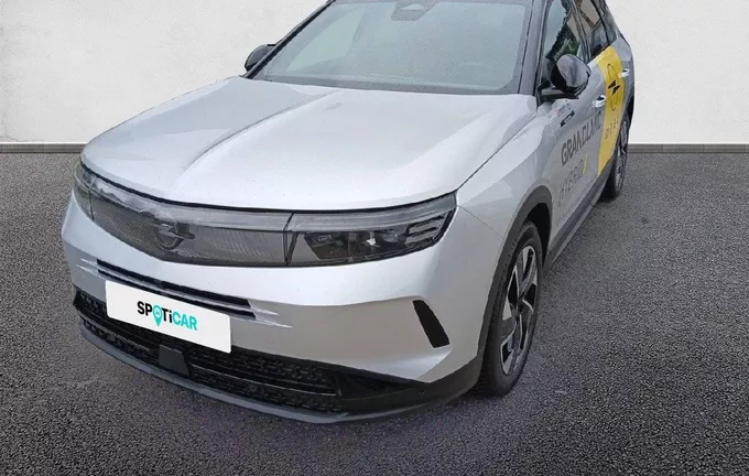 OPEL GRANDLAND 1.2 Turbo Hybrid 145 ch e-DCT6 GS extérieur trois quart avant gauche 100928
