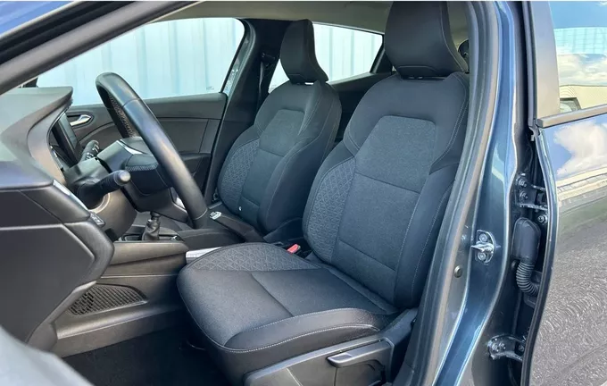 RENAULT CLIO Blue dCi 100 - 21N Business extérieur trois quart arrière droit 213050