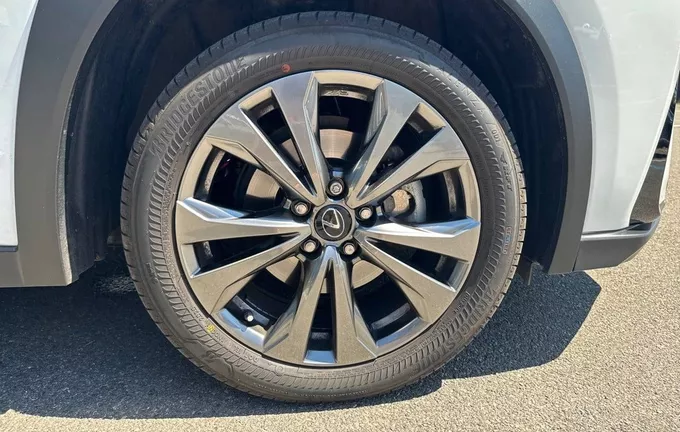 LEXUS UX 250h 4WD F SPORT Design photo 9 1103736