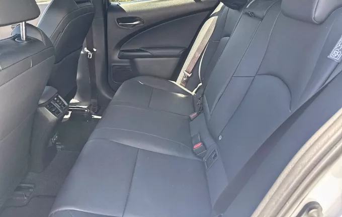 LEXUS UX 250h 4WD F SPORT Design photo 17 1103736