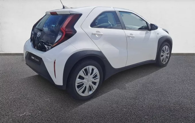 TOYOTA AYGO X 1.0 VVT-i 72 Dynamic extérieur trois quart arrière droit 1103792