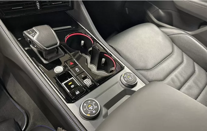 VOLKSWAGEN TOUAREG 3.0 TSI eHybrid 462 ch Tiptronic 8 4Motion R photo 13 2127378