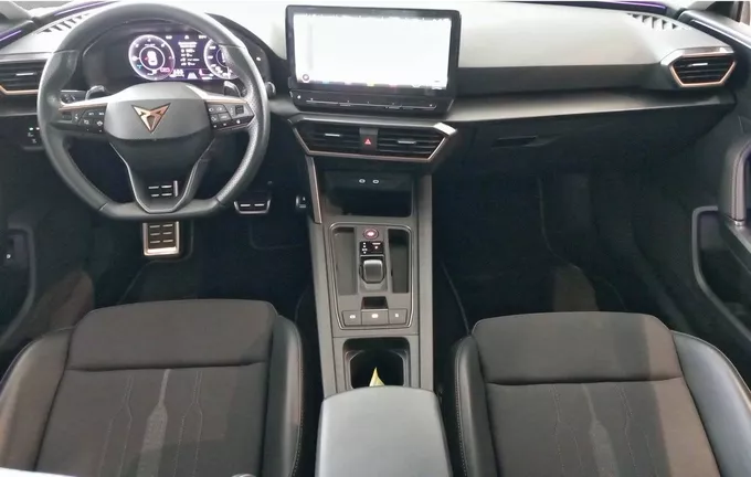 CUPRA LEON 1.4 e-HYBRID 204 ch DSG6 V extérieur trois quart avant droit 460415