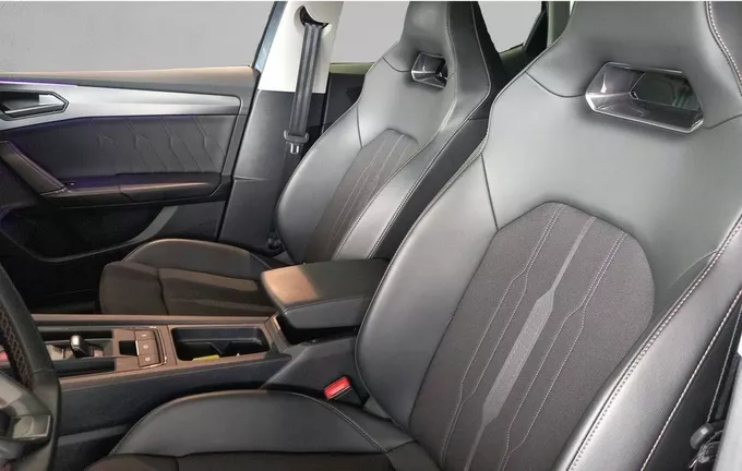 CUPRA LEON 1.4 e-HYBRID 204 ch DSG6 V extérieur trois quart arrière droit 460415