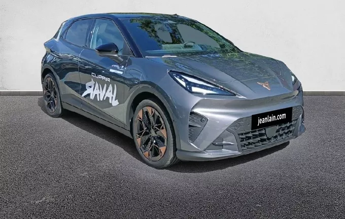CUPRA RAVAL 211 ch Dynamic Plus extérieur trois quart avant droit 4527