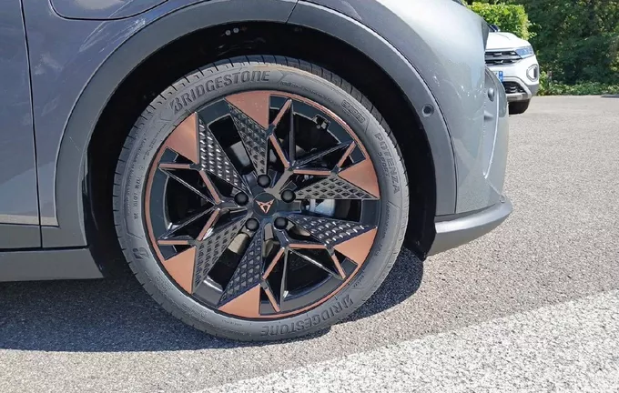 CUPRA RAVAL 211 ch Dynamic Plus photo 9 4527