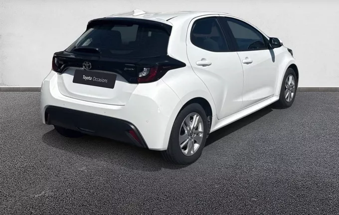 TOYOTA YARIS Hybride 116h Dynamic extérieur trois quart arrière droit 1103758