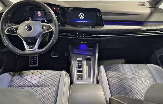 VOLKSWAGEN GOLF 2.0 TDI SCR 150 DSG7 R-Line extérieur trois quart avant droit 2127284