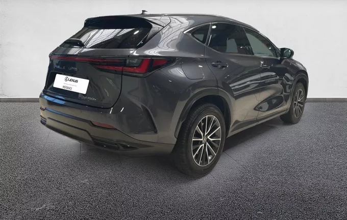 LEXUS NX 450h+ 4WD Hybride Rechargeable Luxe extérieur trois quart arrière droit 1101824
