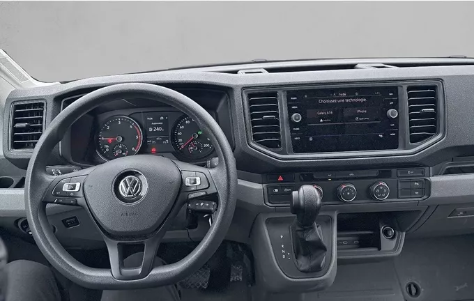 VOLKSWAGEN UTILITAIRES CRAFTER VAN 35 L3H3 2.0 TDI 140 CH BVA extérieur avant 106126