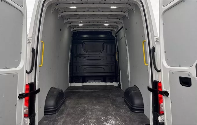 VOLKSWAGEN UTILITAIRES CRAFTER VAN 35 L3H3 2.0 TDI 140 CH BVA extérieur trois quart arrière gauche 106126