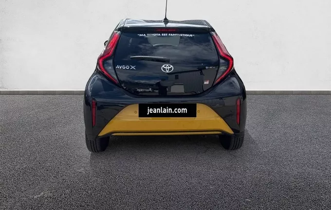 TOYOTA AYGO X Hybride 116h GR Sport extérieur arrière 99431