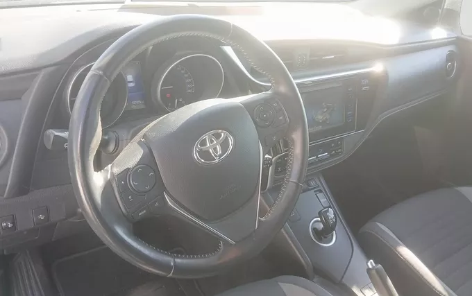 TOYOTA AURIS Hybride 136h Dynamic photo 11 1103887
