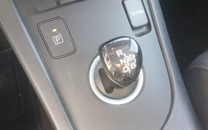 TOYOTA AURIS Hybride 136h Dynamic photo 13 1103887