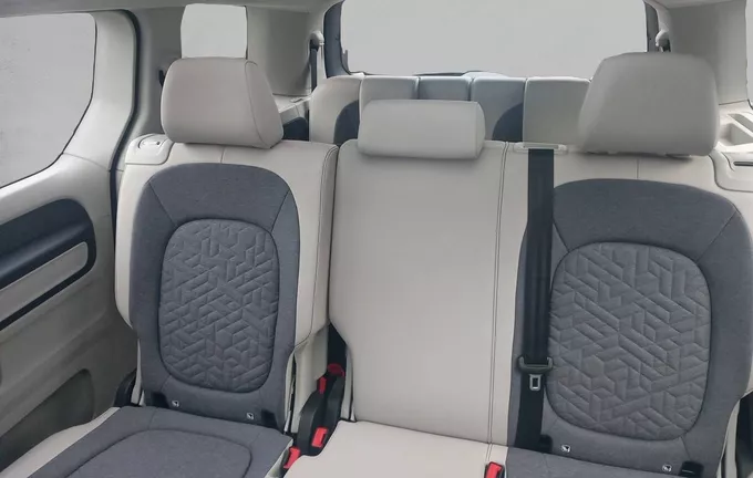 VOLKSWAGEN UTILITAIRES ID BUZZ ID. Buzz 286 ch Pro 7 places photo 17 7765