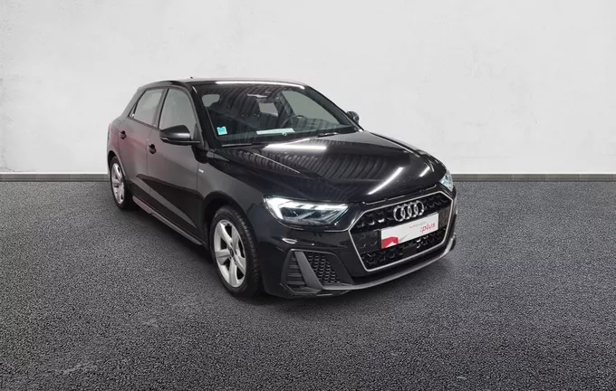 AUDI A1 Sportback 30 TFSI 110 ch S tronic 7 S Line extérieur trois quart avant droit 2128795