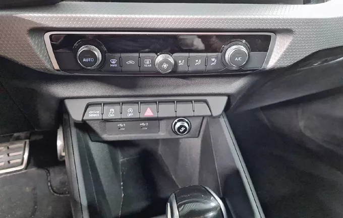 AUDI A1 Sportback 30 TFSI 110 ch S tronic 7 S Line photo 14 2128795