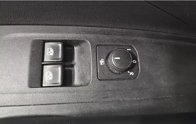 SKODA FABIA 1.0 MPI 80 ch BVM5 Active photo 19 2127086