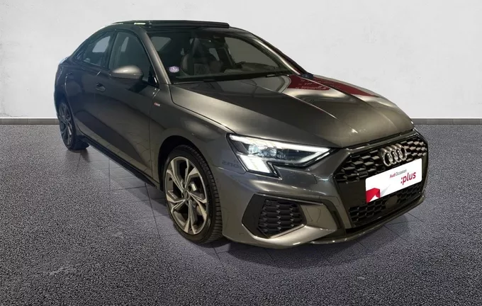 AUDI A3 Berline 40 TFSI 190 S tronic 7 Quattro S Line extérieur trois quart avant droit 2128799
