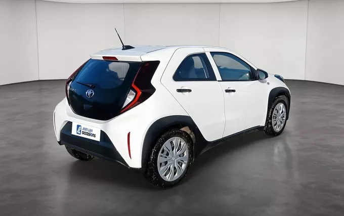 TOYOTA AYGO X 1.0 VVT-i 72 Active extérieur trois quart arrière droit 1104044