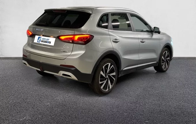 MG ZS 1.5 L Hybrid+ 197 ch Luxury extérieur trois quart arrière droit 601063