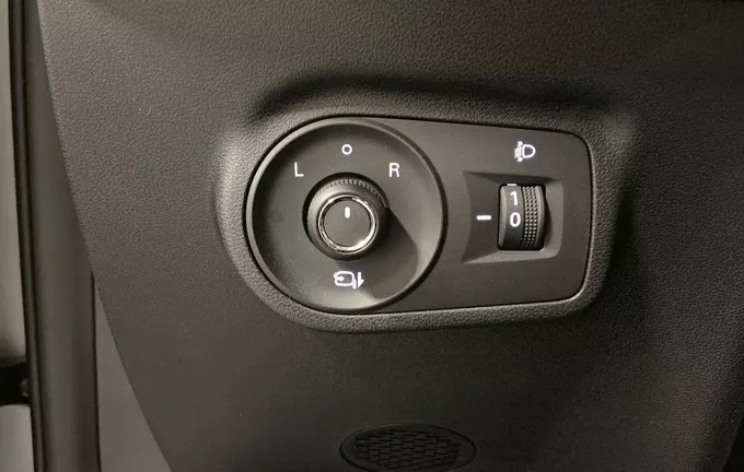 MG ZS 1.5 L Hybrid+ 197 ch Luxury photo 20 601063