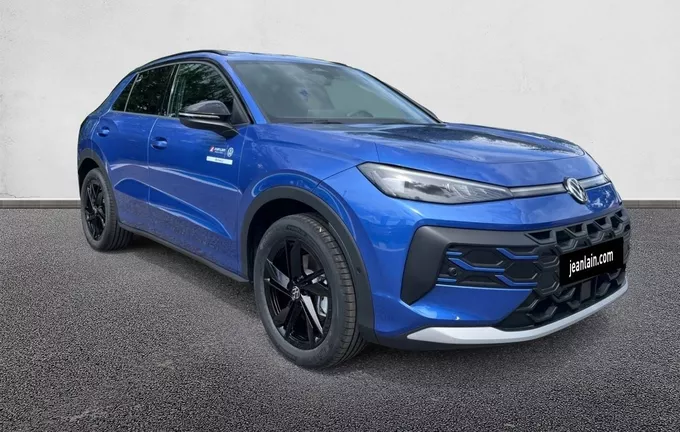 VOLKSWAGEN T-ROC 1.5 eTSI EVO2 Hybrid 150 ch DSG7 Style extérieur trois quart avant droit 9712