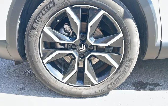 CITROEN E-C4 X 136 ch Automatique Shine photo 13 055842