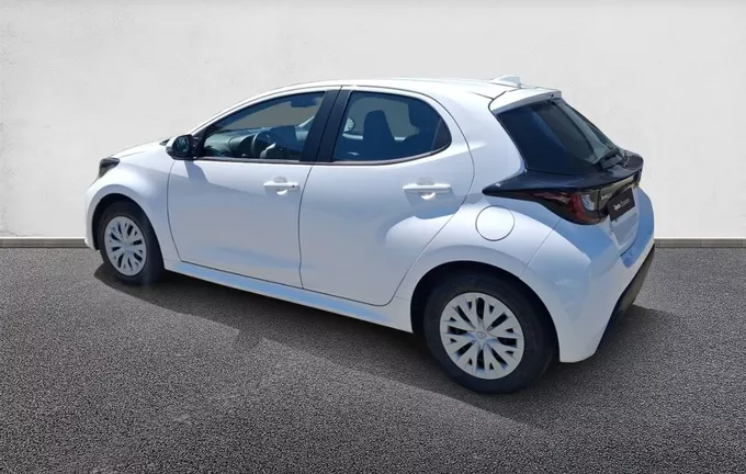 TOYOTA YARIS 120 VVT-i Dynamic Business extérieur trois quart arrière gauche 1103765