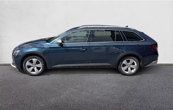 SKODA SUPERB Combi 2.0 TDI 200 SCR DSG7 4x4 Scout extérieur trois quart arrière gauche 2128473