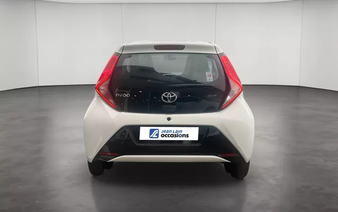 TOYOTA AYGO 1.0 VVT-i x-play extérieur arrière 1104019