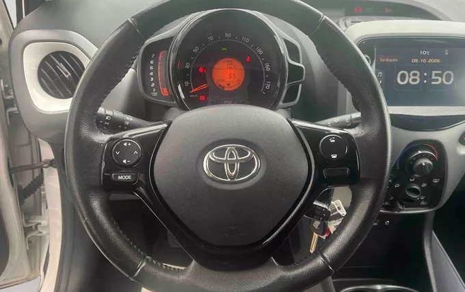 TOYOTA AYGO 1.0 VVT-i x-play photo 12 1104019