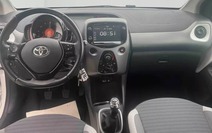 TOYOTA AYGO 1.0 VVT-i x-play photo 20 1104019