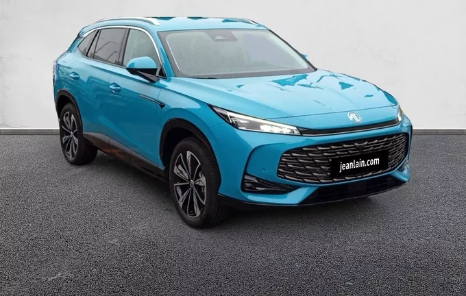 MG EHS 1.5 Hybrid+ 224 ch Luxury extérieur trois quart avant droit 7581