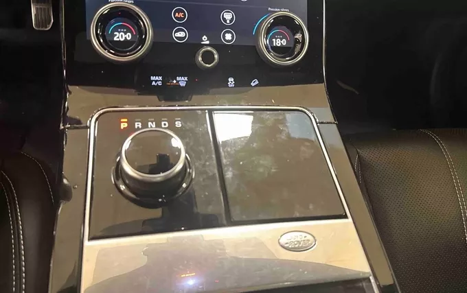 LAND ROVER RANGE ROVER VELAR 2.0L D180 BVA S R-Dynamic photo 13 213619