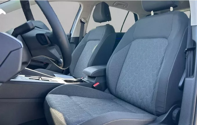 VOLKSWAGEN GOLF 1.5 eHybrid 204 DSG6 VW Edition extérieur trois quart arrière droit 2126462