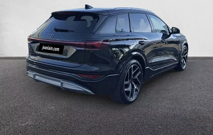 AUDI SQ6 E-TRON 489 ch 100 kWh quattro extérieur trois quart arrière droit 1136
