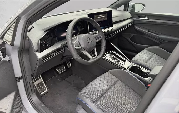 VOLKSWAGEN GOLF 1.5 eTSI EVO2 150 DSG7 R-Line Edition photo 13 9711
