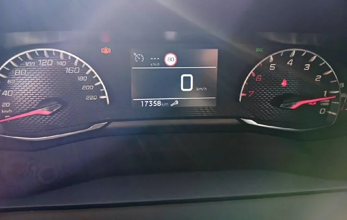 PEUGEOT 208 100 S&S BVM6 Style photo 10 944341